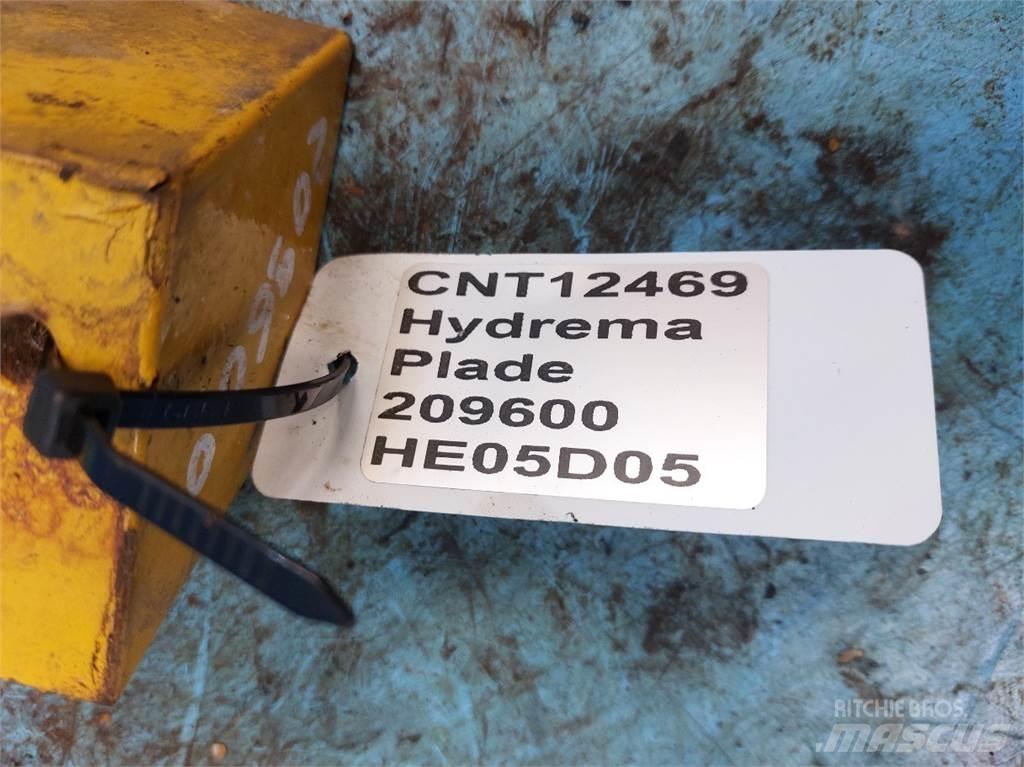 Hydrema 906 Бони і ковші