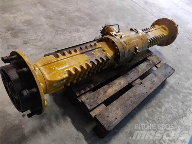 Hydrema 906B Осі