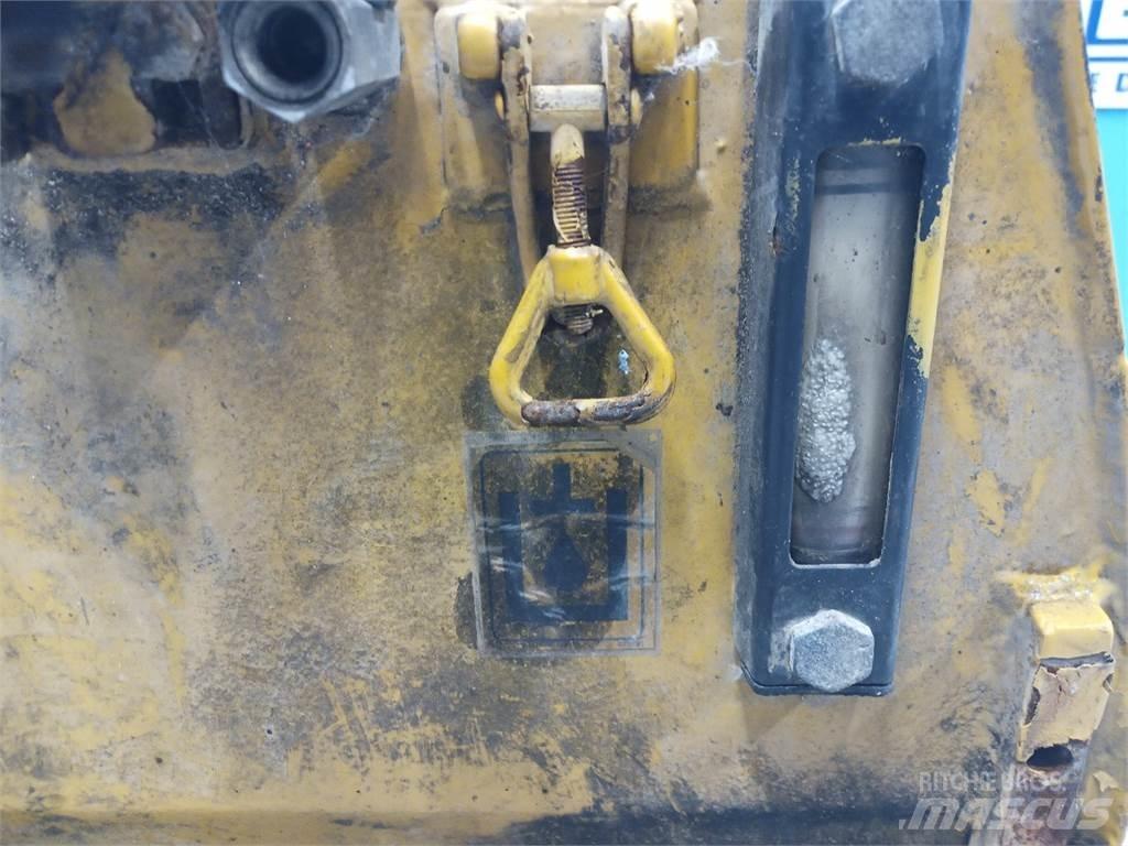 Hydrema 906B Гідравліка