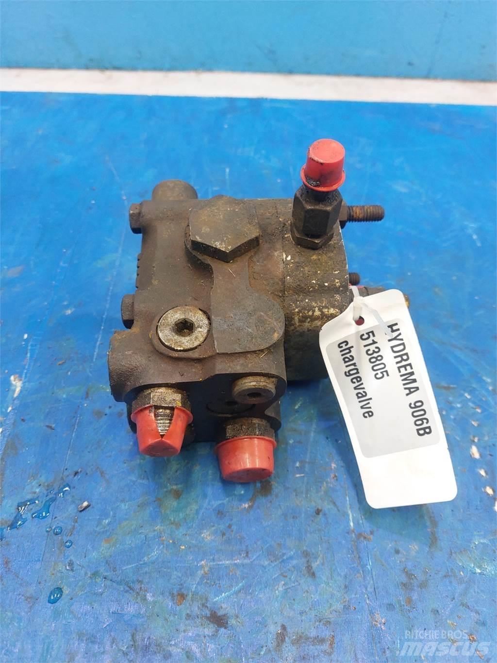 Hydrema 906B Гідравліка