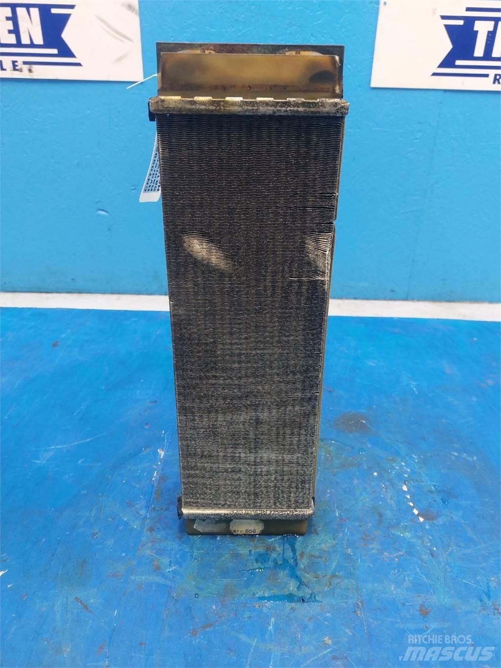 Hydrema 906B Радіатори