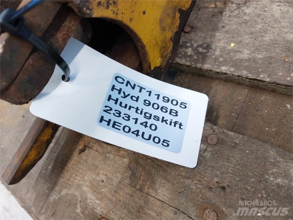 Hydrema 906B Швидкі з`єднувачі
