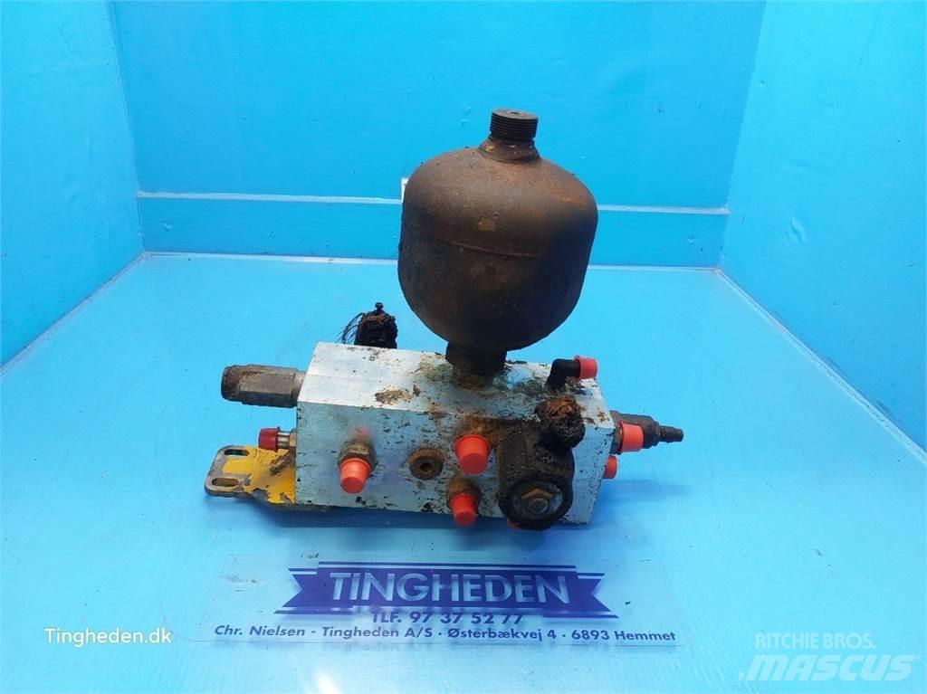 Hydrema 906B Гідравліка
