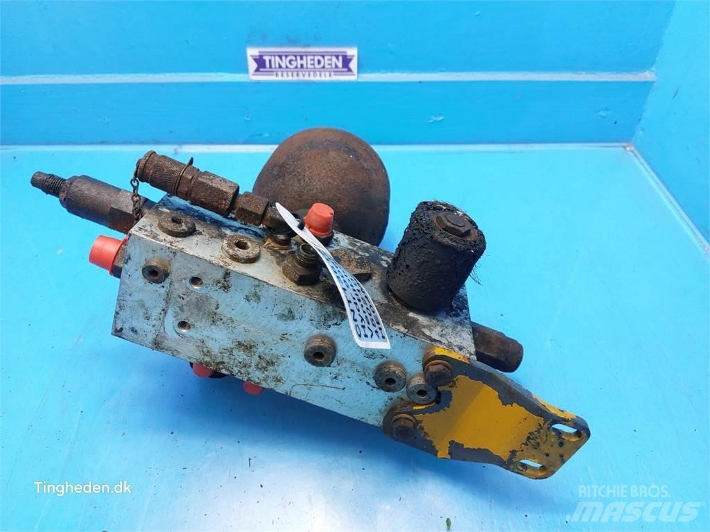 Hydrema 906B Гідравліка