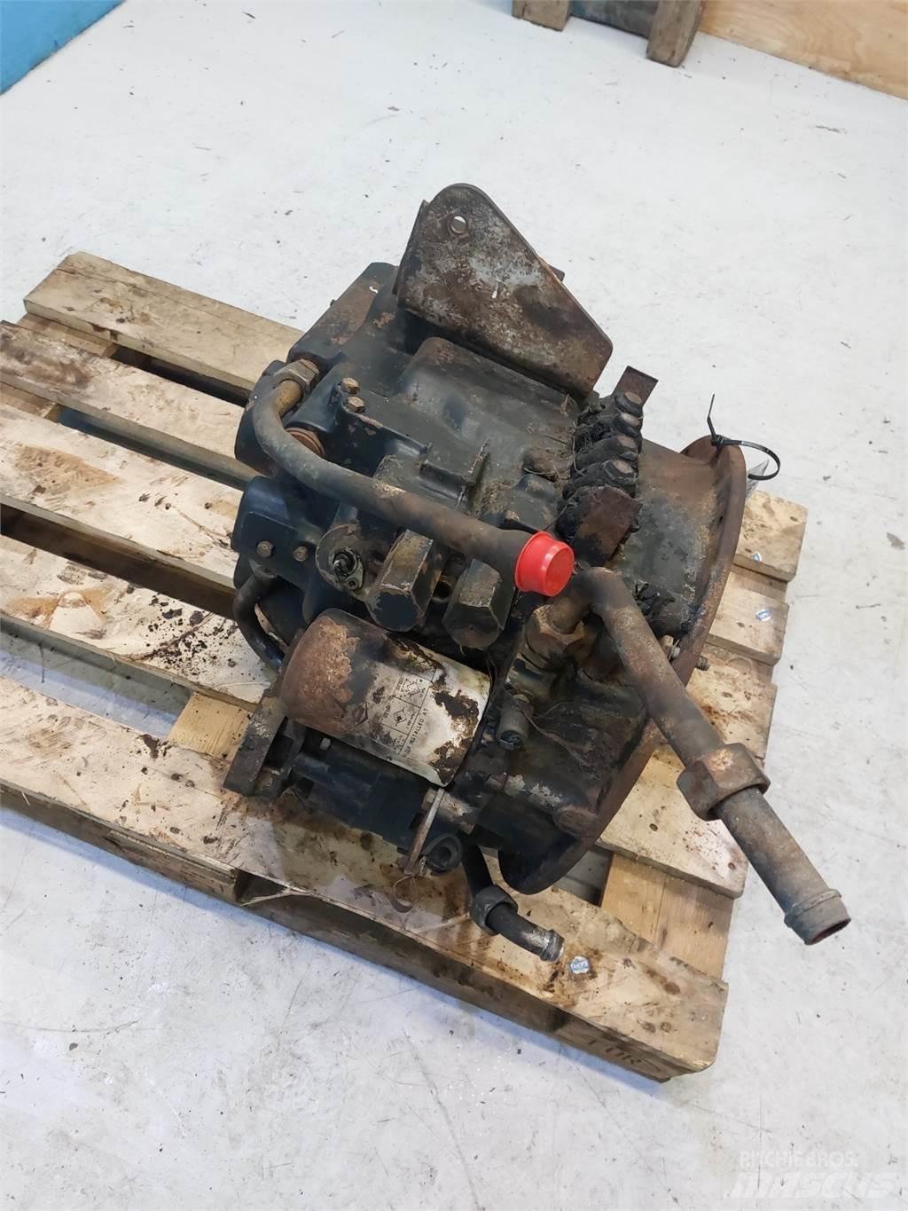 Hydrema 906C Коробка передач