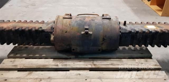 Hydrema 906D Осі