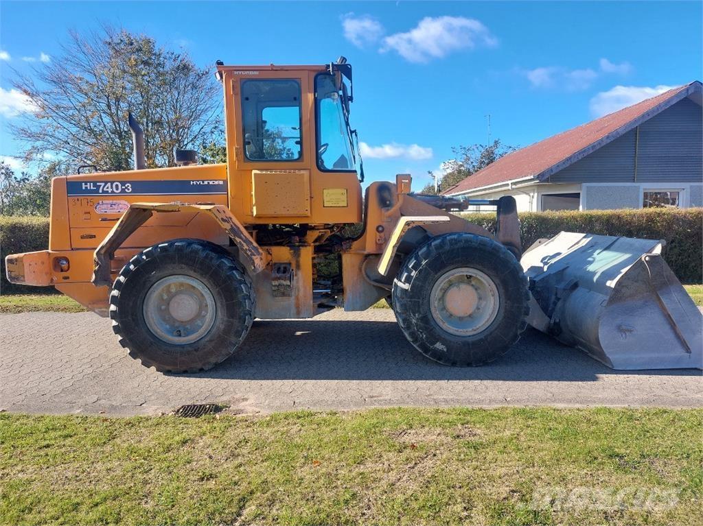 Hyundai HL740-3 Фронтальні навантажувачі