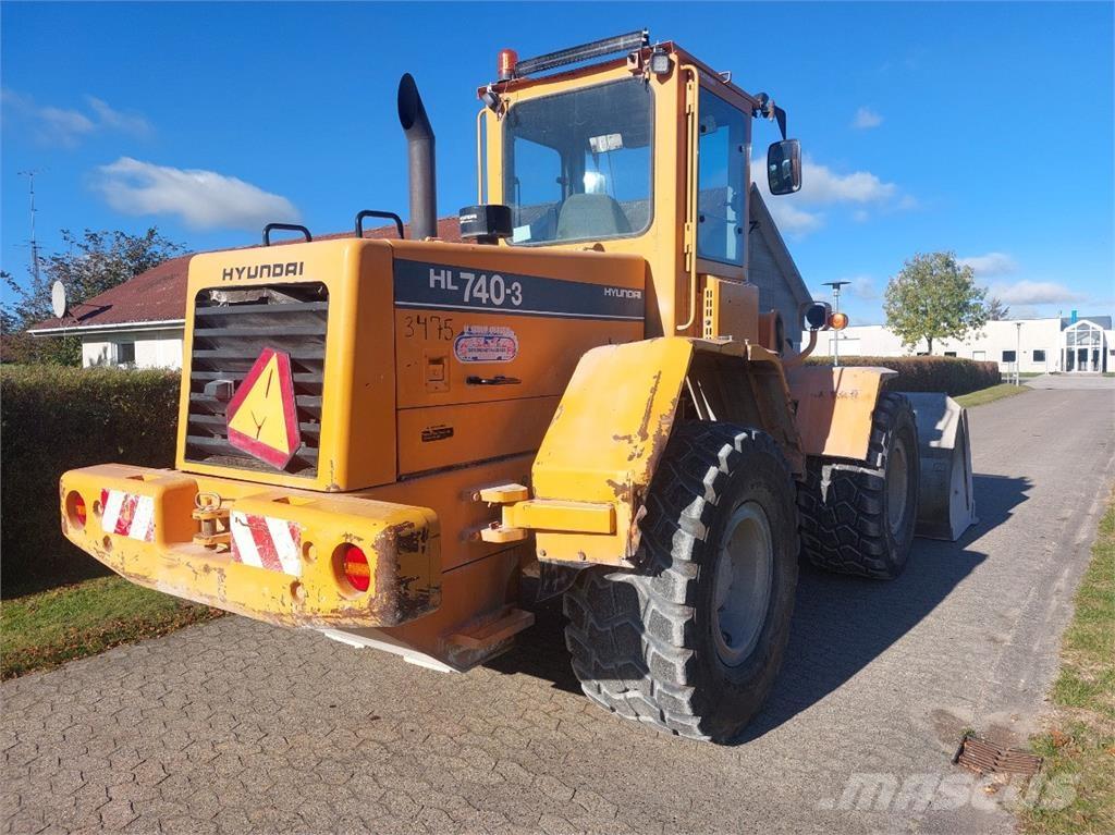 Hyundai HL740-3 Фронтальні навантажувачі