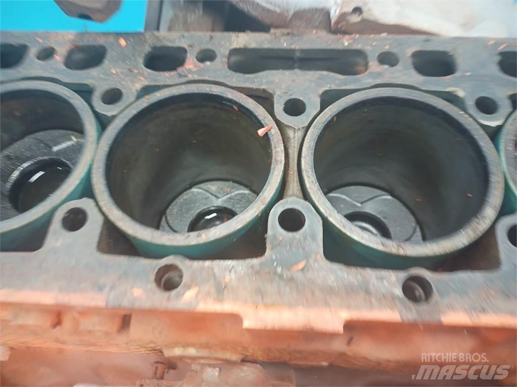Iveco 8361 Двигуни