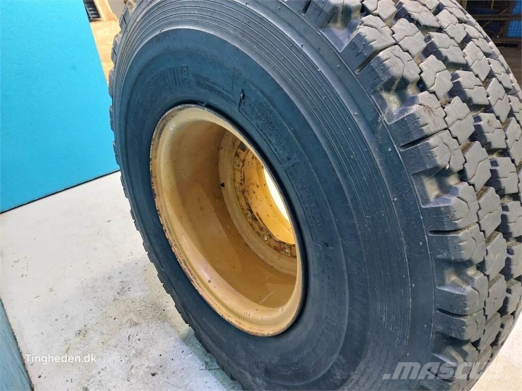 JCB 25 20.5R25 Шини