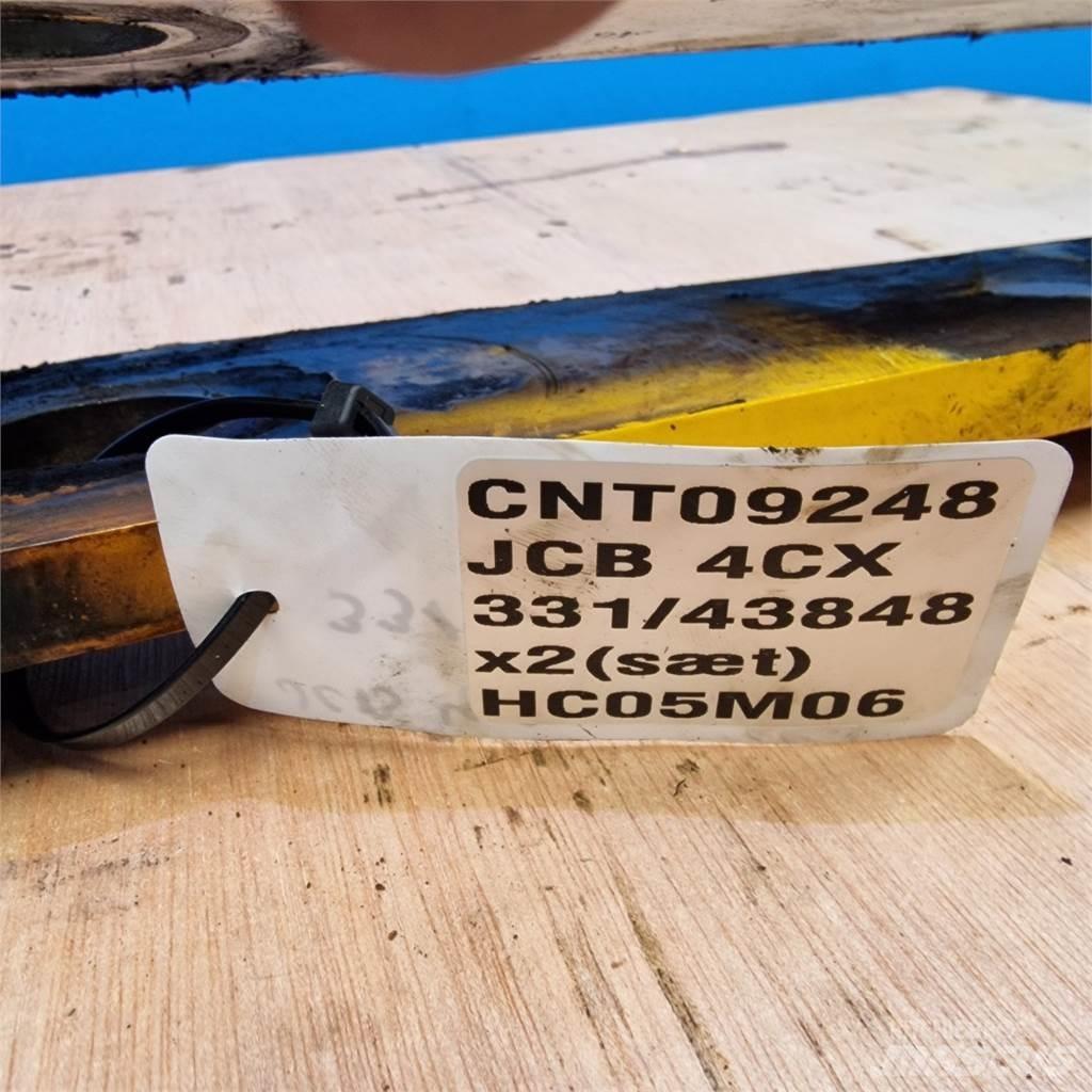 JCB 4CX Бони і ковші