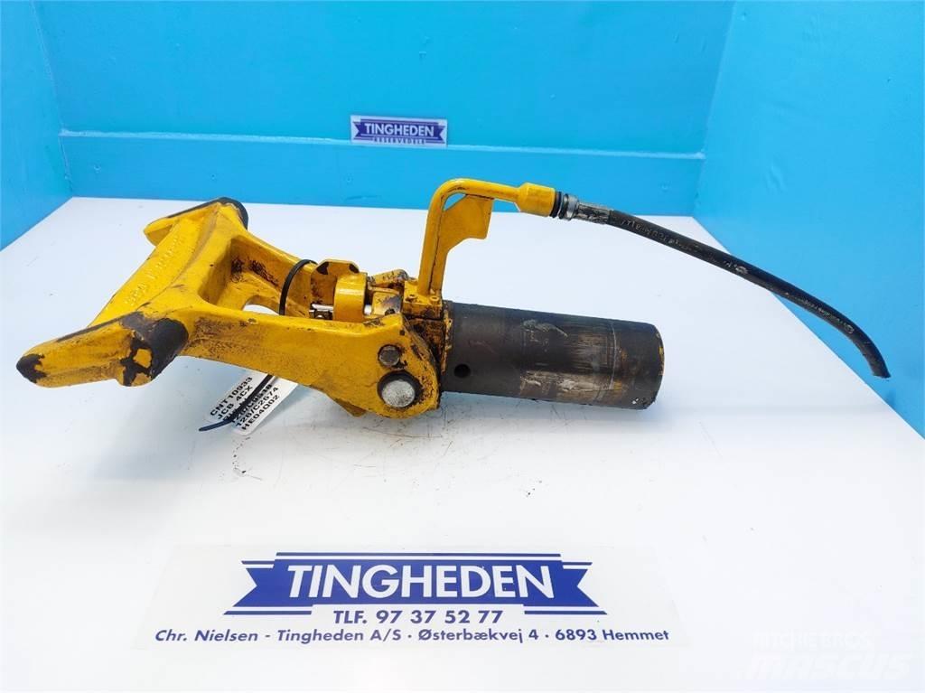 JCB 4CX Бони і ковші