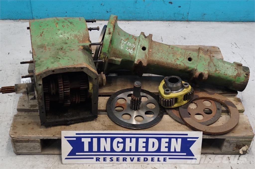 John Deere 1042 Коробка передач