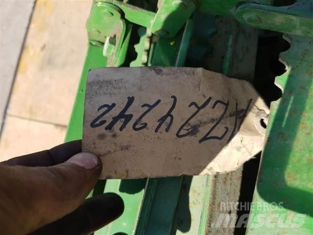 John Deere 1052 Додаткове обладнання для збиральних комбайнів