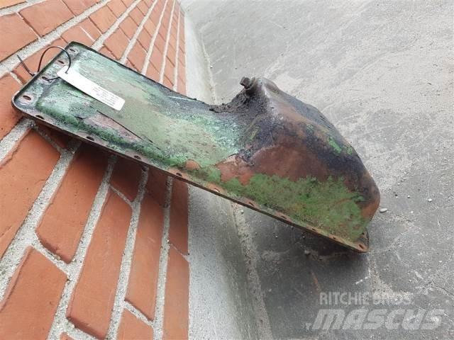 John Deere 1052 Двигуни