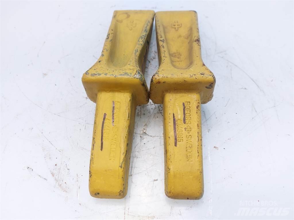 John Deere 1063 Ковші