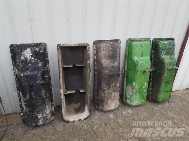 John Deere 1075 Двигуни