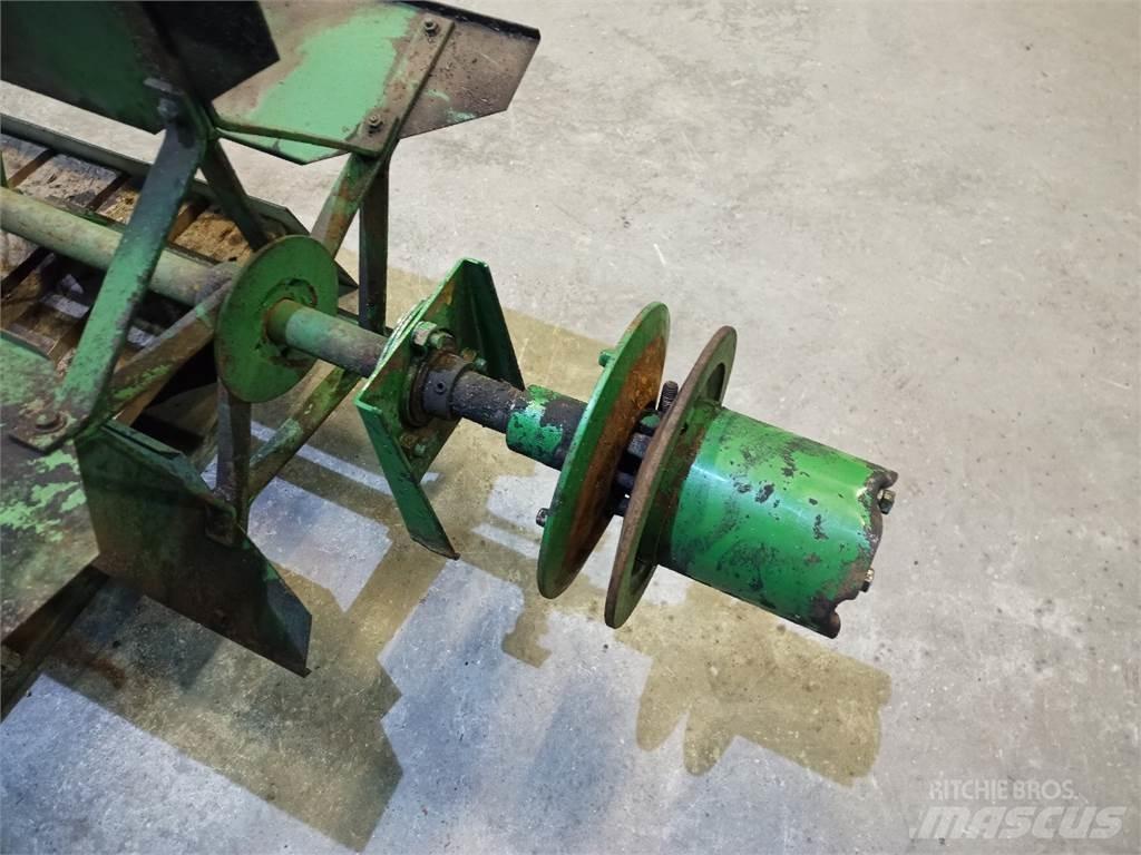 John Deere 1085 Розсіювачі солі та піску