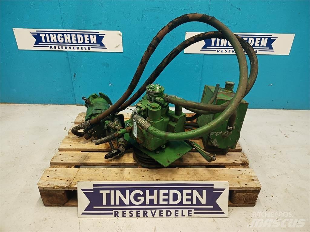 John Deere 1085 Гідравліка