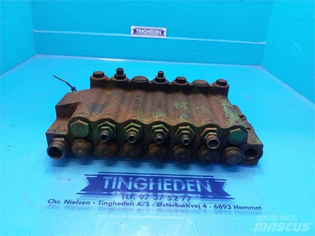 John Deere 1085 Гідравліка
