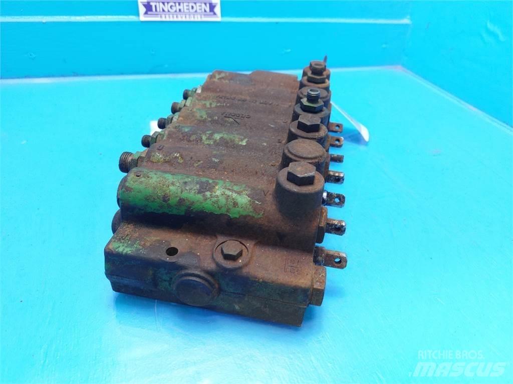 John Deere 1085 Гідравліка