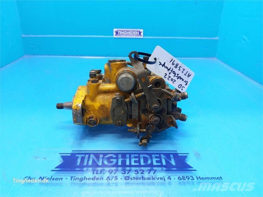 John Deere 2020 Двигуни