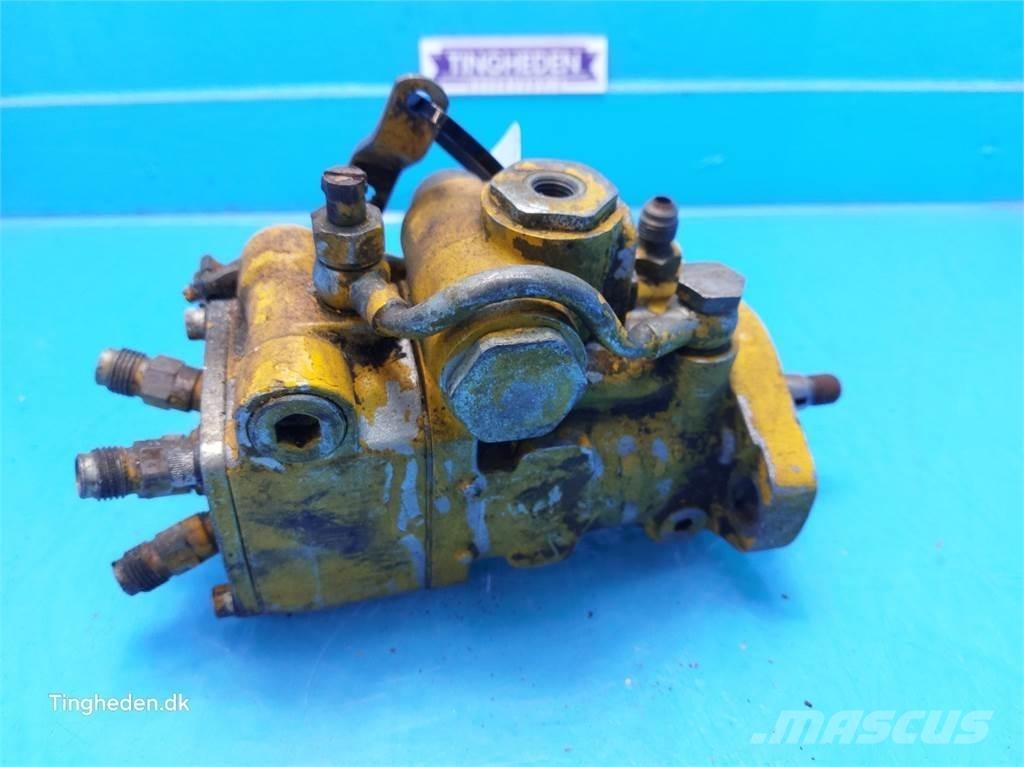 John Deere 2020 Двигуни