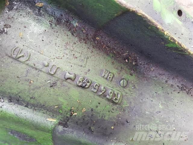 John Deere 2030 Двигуни