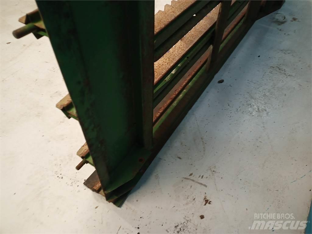 John Deere 2054 Розсіювачі солі та піску