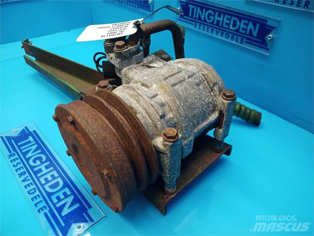 John Deere 2054 Кабіна