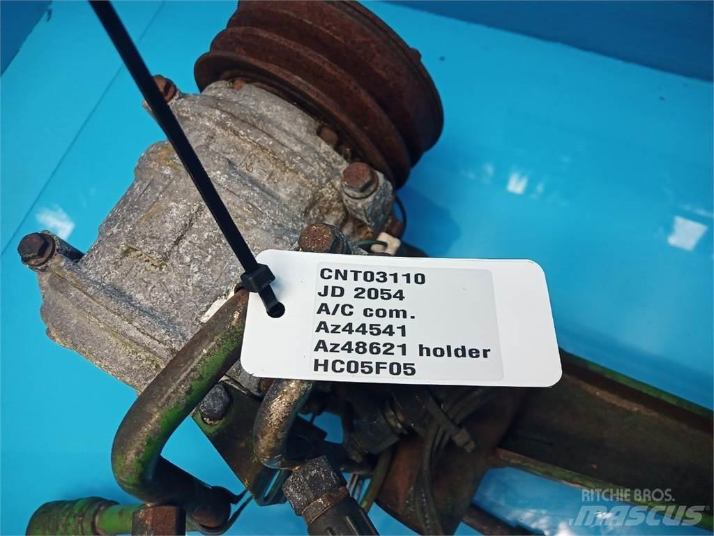 John Deere 2054 Кабіна
