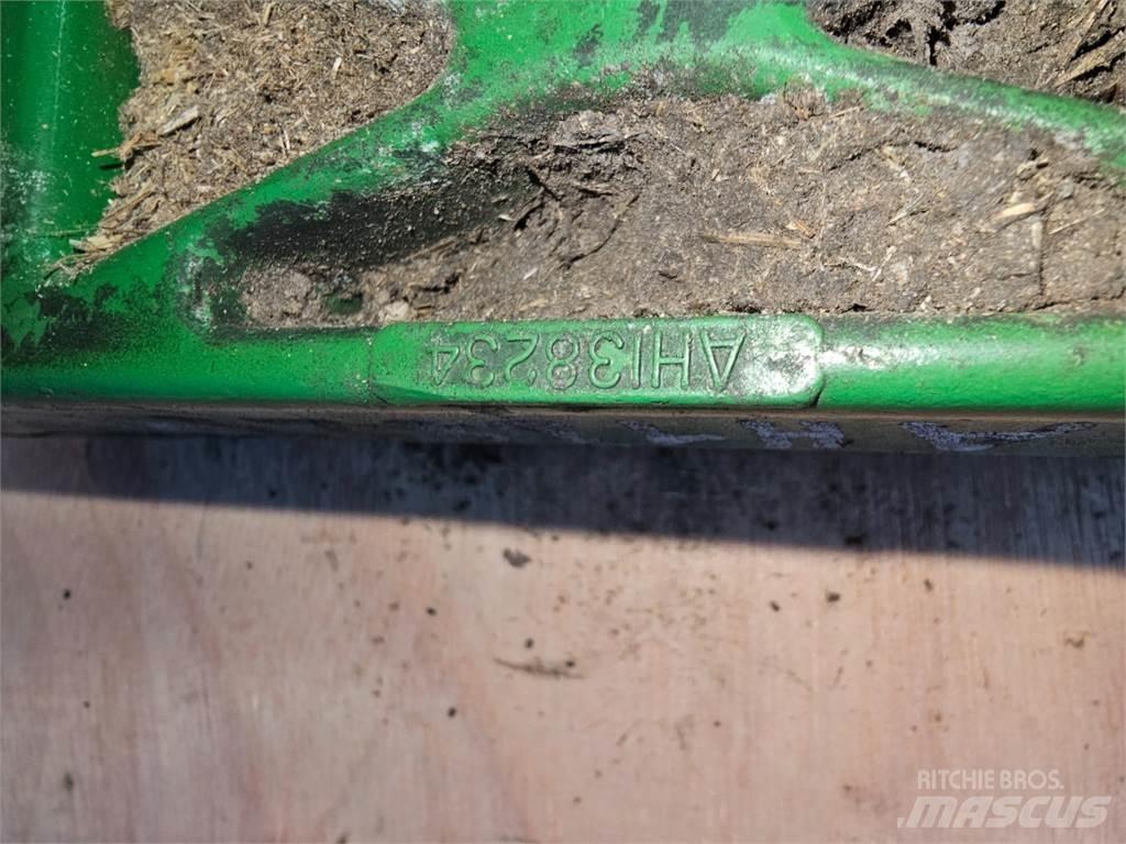 John Deere 2054 Розсіювачі солі та піску