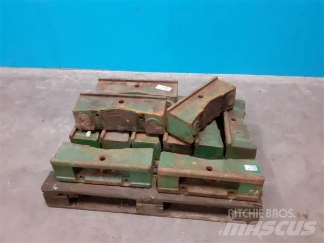 John Deere 2140 Фронтальні ваги