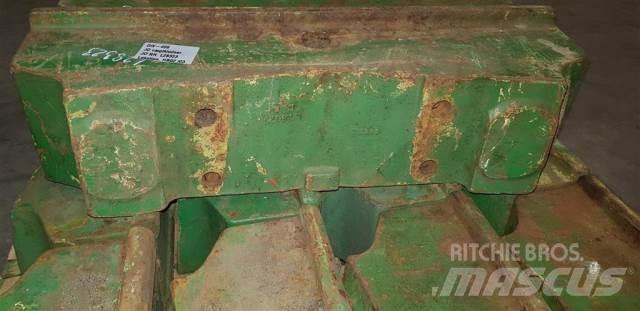 John Deere 3040 Фронтальні ваги
