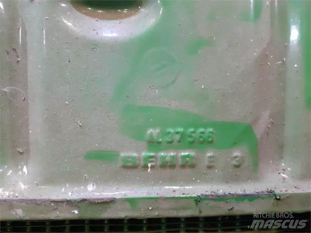John Deere 3040 Радіатори