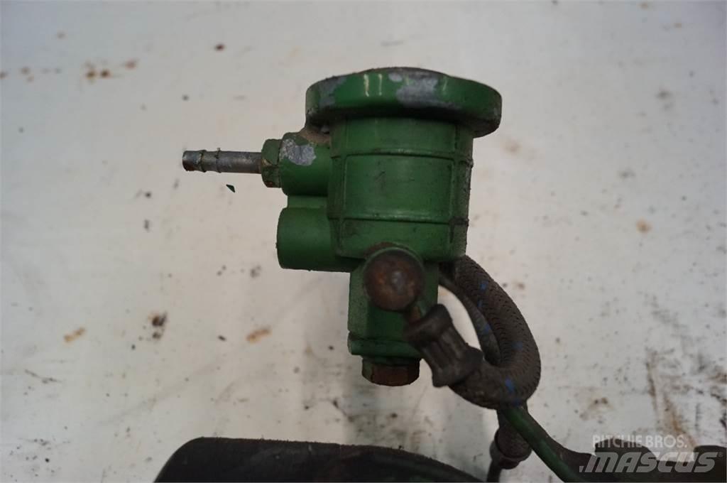 John Deere 3140 Двигуни