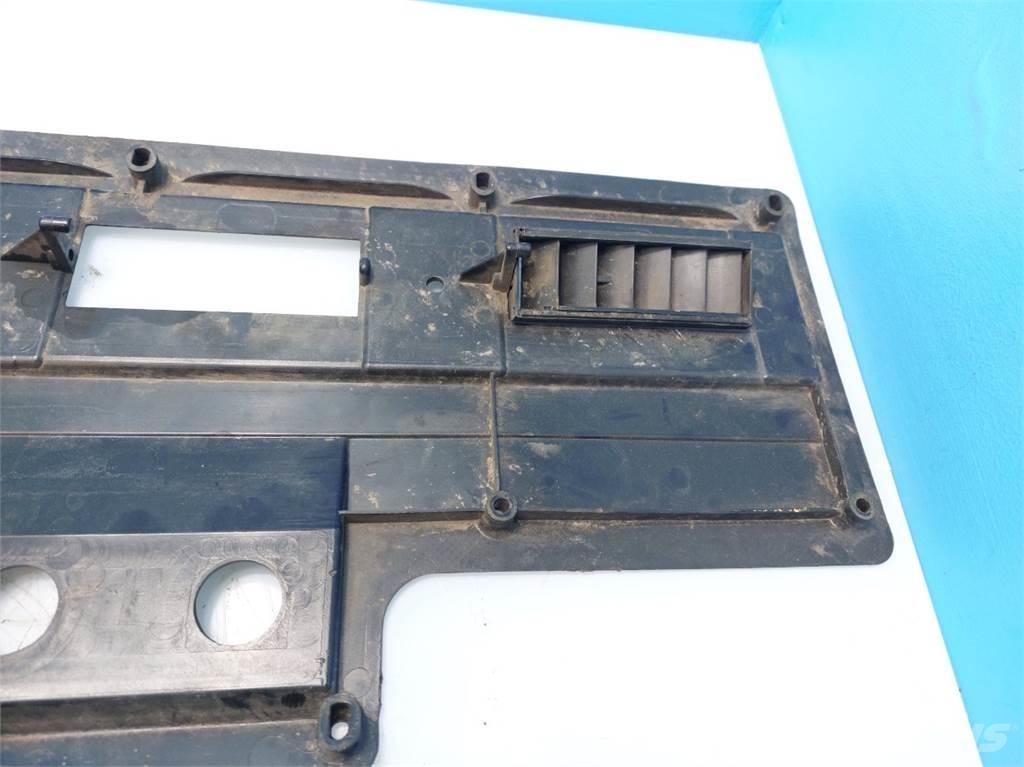 John Deere 4040 Кабіна