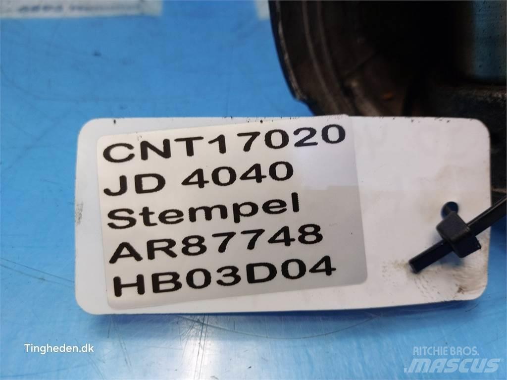John Deere 4040 Двигуни
