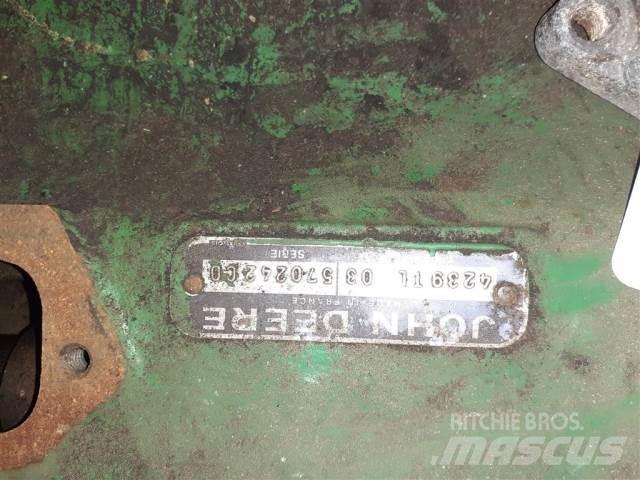 John Deere 4239 Двигуни
