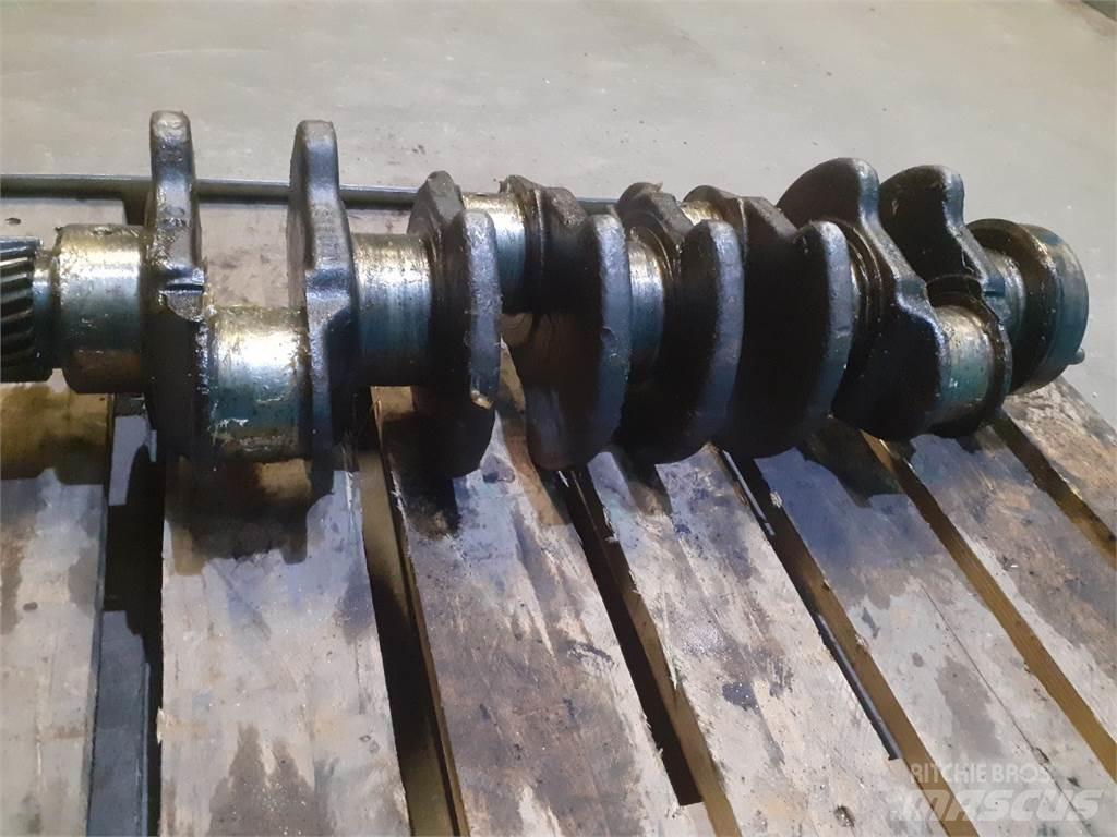 John Deere 4239 Двигуни