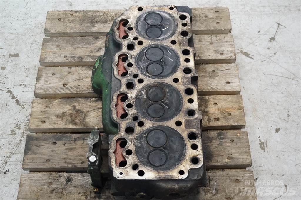 John Deere 4239 Двигуни