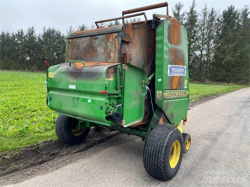 John Deere 580 Рулонні прес-підбирачі