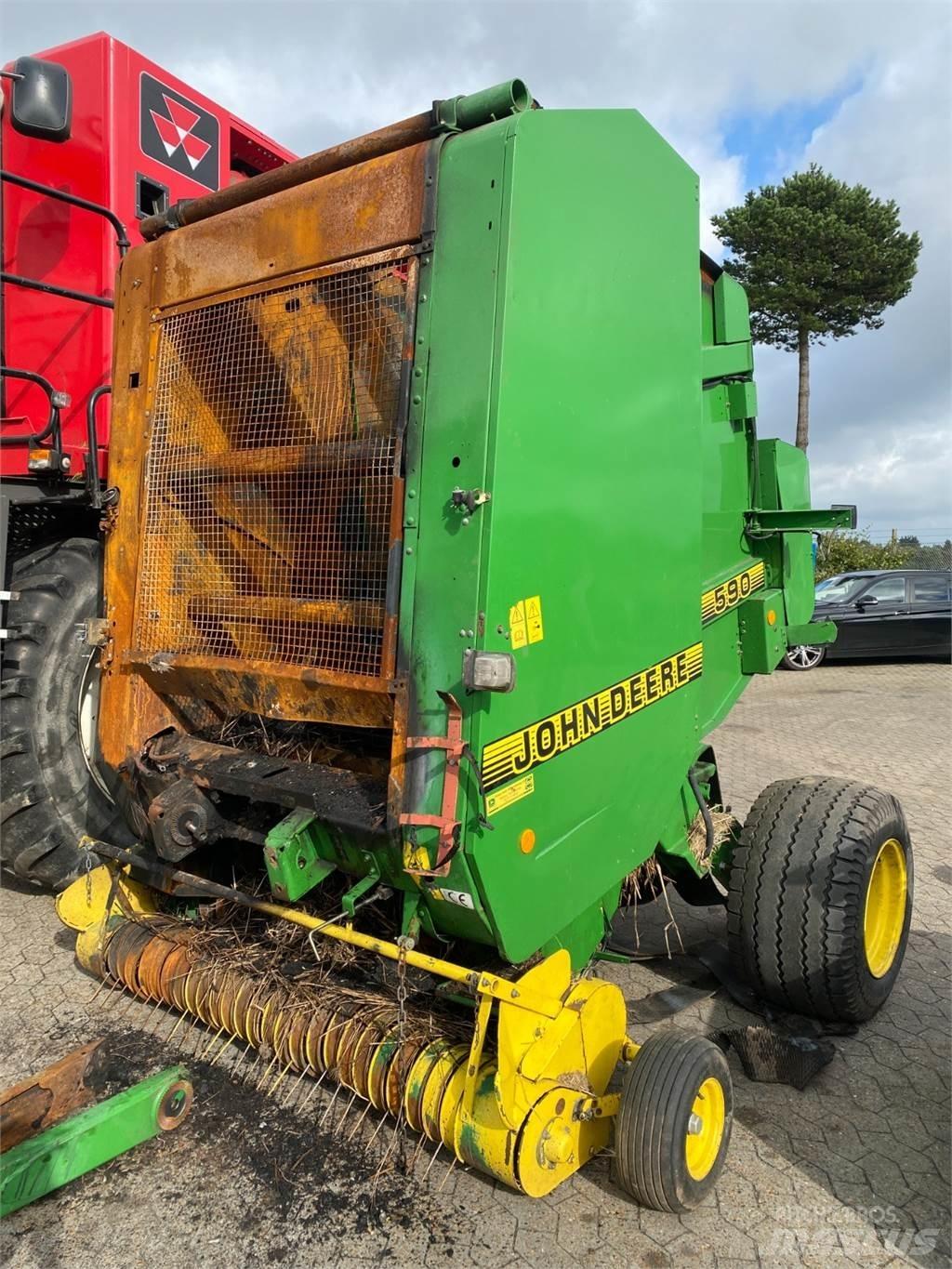John Deere 590 Рулонні прес-підбирачі