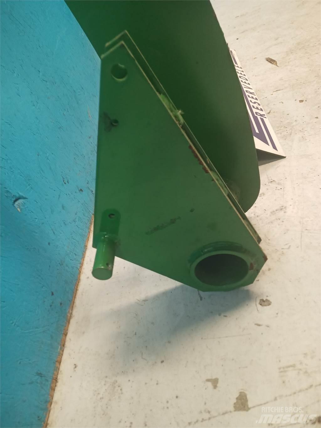 John Deere 590 Захвати для мішків