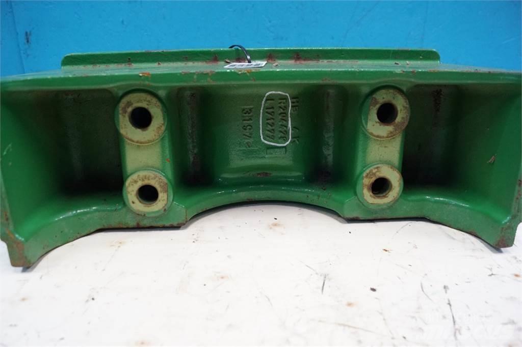 John Deere 6105M Фронтальні ваги