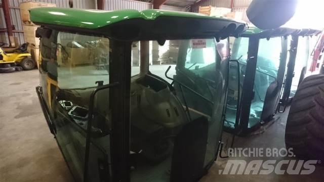 John Deere 6155 Кабіна