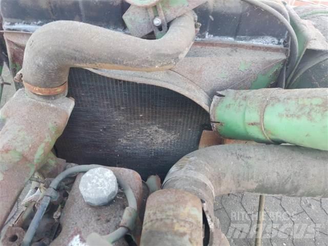 John Deere 6329D Двигуни