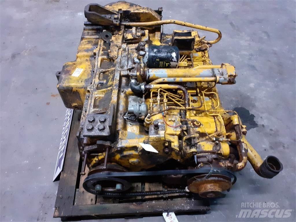 John Deere 644B Двигуни
