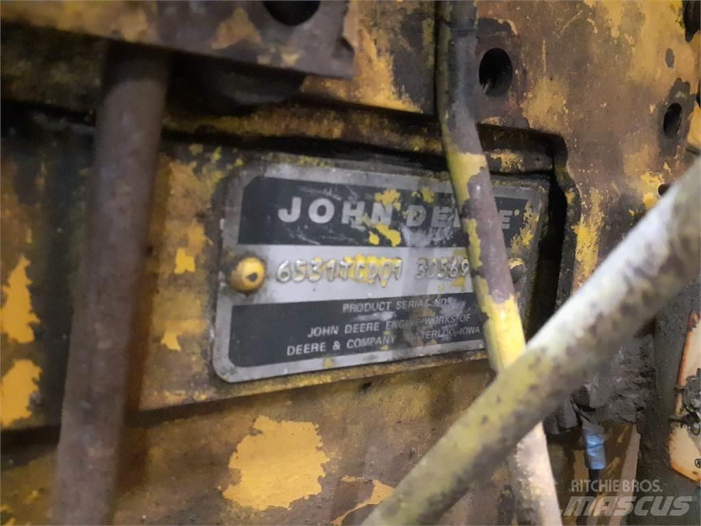 John Deere 644B Двигуни