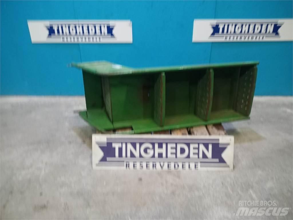 John Deere 955 Кабіна